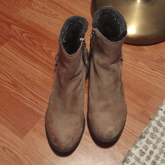 Sorel Ankle Boots - Picture 3 of 6